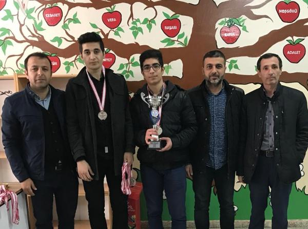 Okullar arası Satranç Turnuvasında Batman Anadolu Lisesi