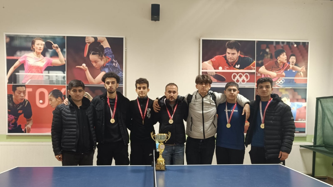 Gençlik Spor il müdürlüğünün düzenlediği  Genç Erkekler Masa Tenisi şampiyonasında okulumuz il 1.si oldu.